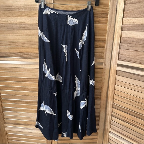 Reformation Zoe Side Slit Midi Skirt in Sparrow in blue size 0 - Picture 2 of 6